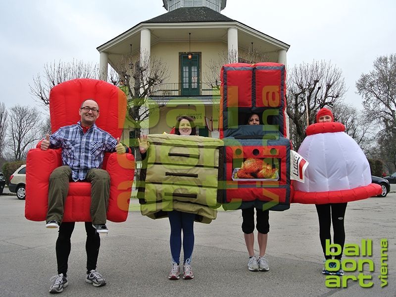 Walker - Aufblasbare Produktnachbildung - mobiles Maskottchen / Sessel, Kästchen, Lampe, Küche / Kika