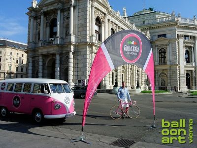 Fahnenbogen, Werbefahne / Beachflag als Bogen / Gran Fondo Radveranstaltung