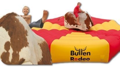 Fungames - Aufblasbares Hüpfburgen & Fungames / Bullenrodeoclose