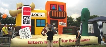 Fungames - Aufblasbares Hüpfburgen & Fungames / Bullenrodeo Westernstadt